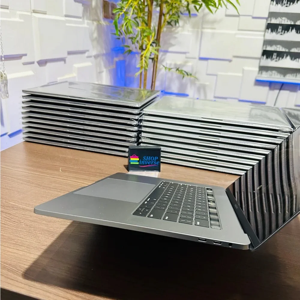 Apple MacBook with Silver Body and Black Keyboard